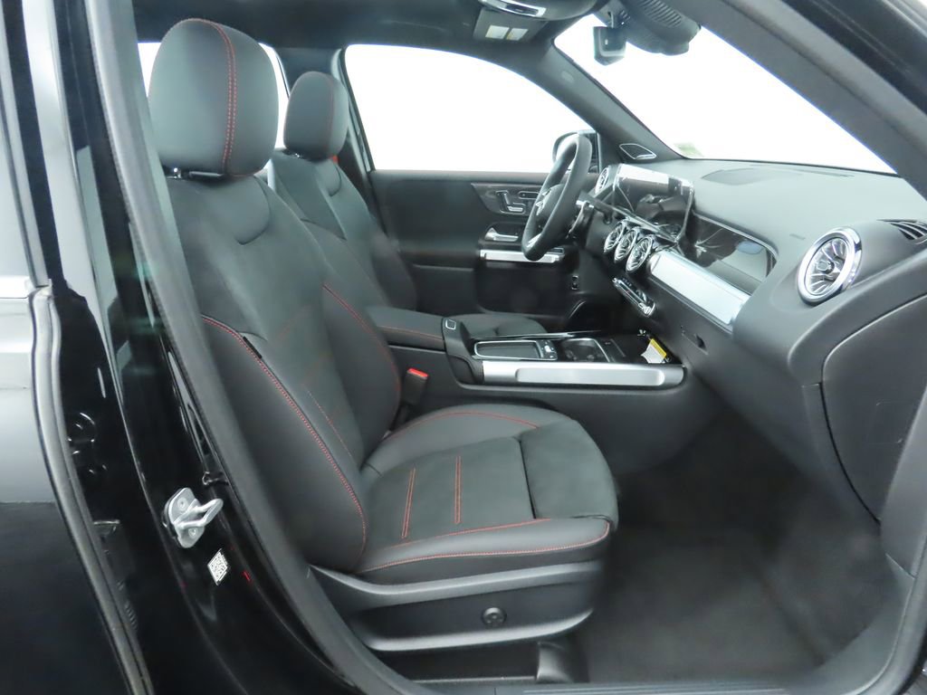 Certified 2025 Mercedes-Benz GLB 35 AMG 4MATIC image 20