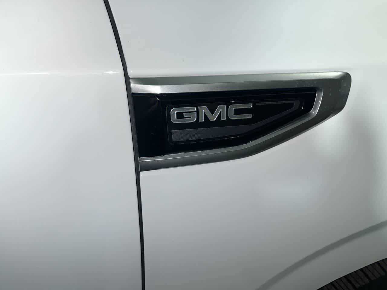 Used 2024 GMC Yukon Denali image 12
