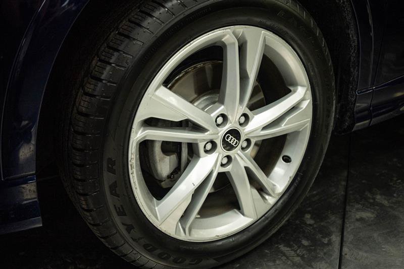 Used 2023 Audi Q3 2.0T Premium w/ Convenience Package AWD/4WD image 3
