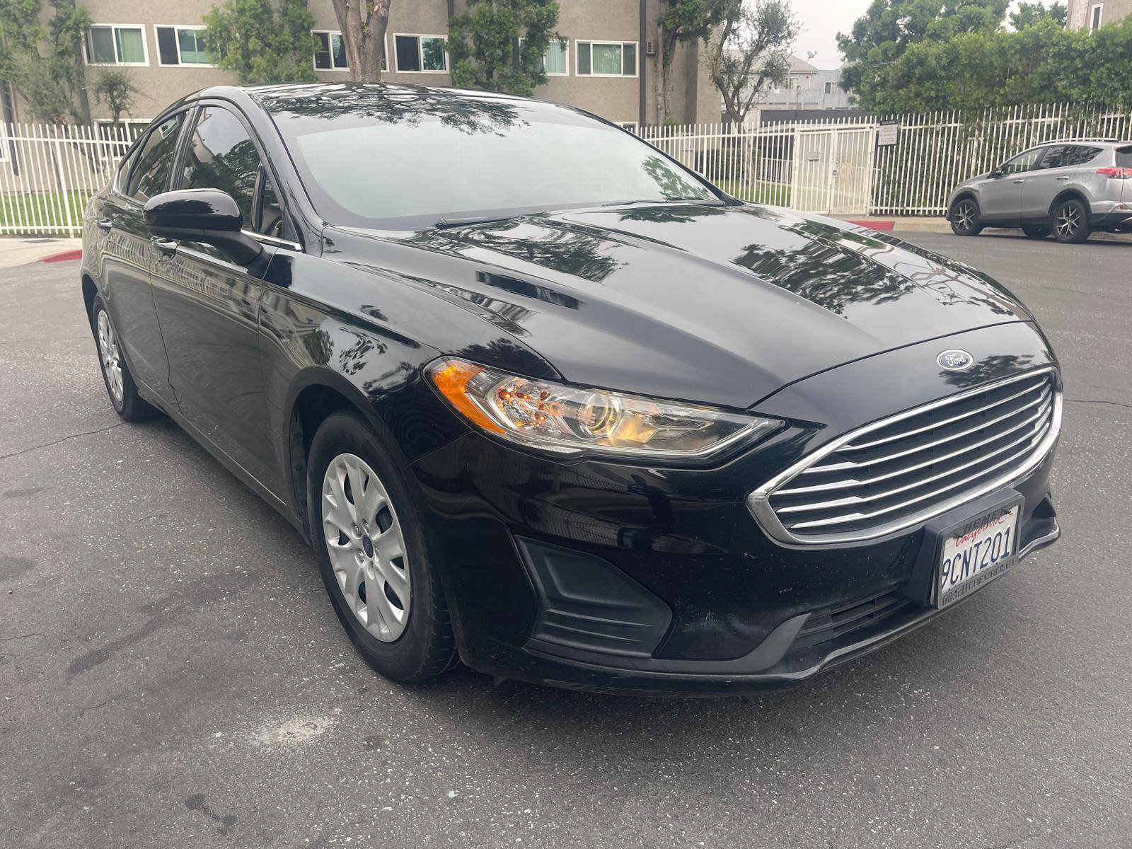 Used 2019 Ford Fusion S image 2