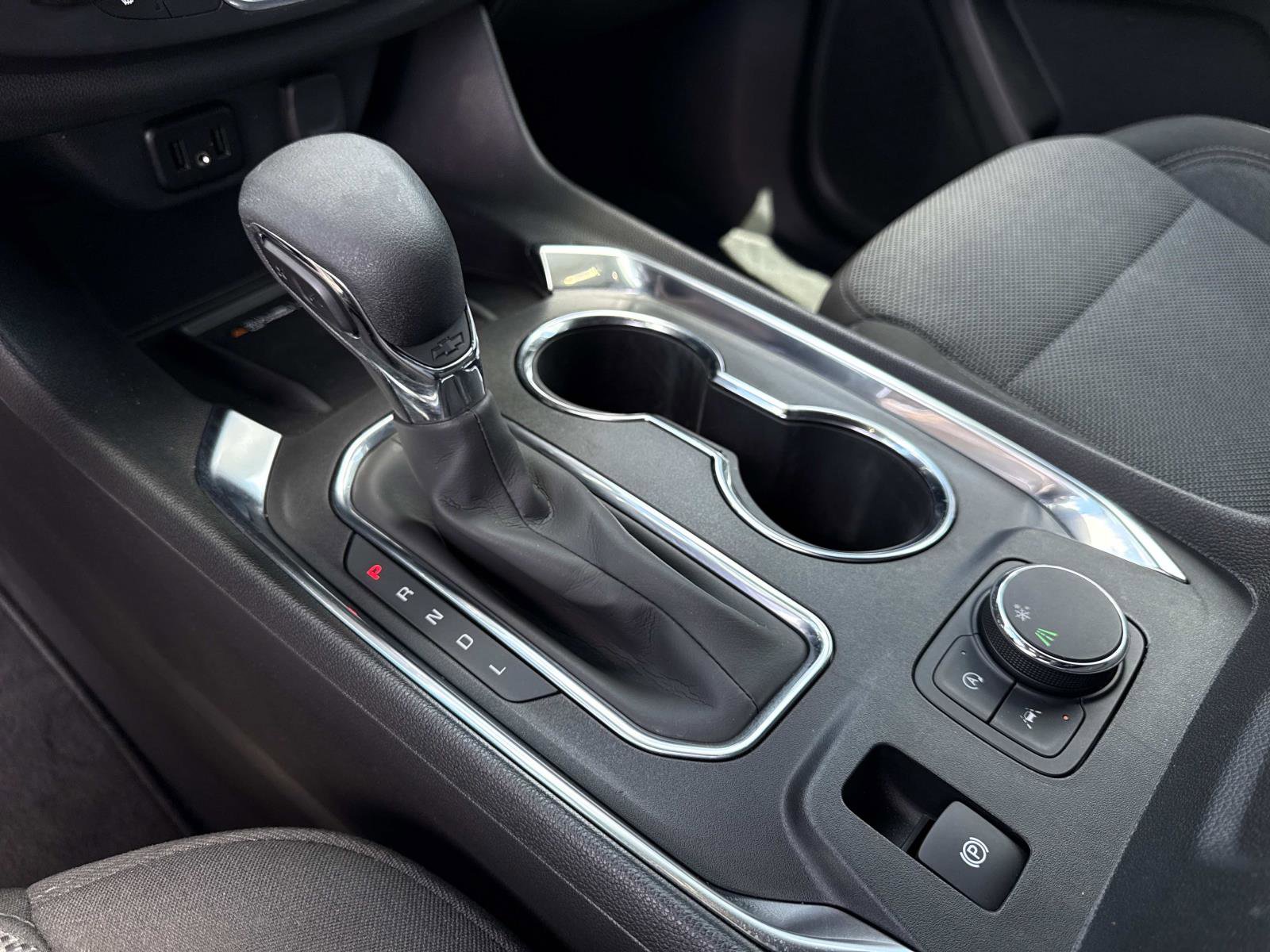 Used 2023 Chevrolet Traverse LT image 28