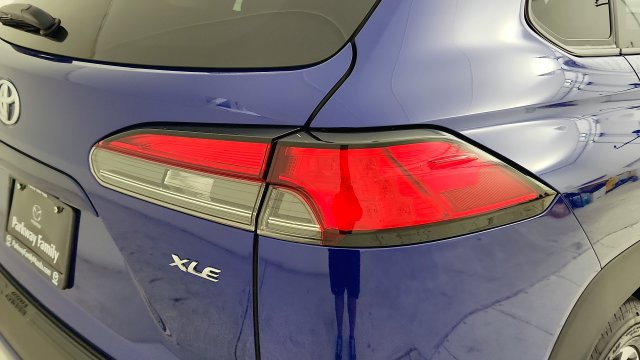 Used 2025 Toyota Corolla Cross XLE w/ Convenience Package FWD image 30