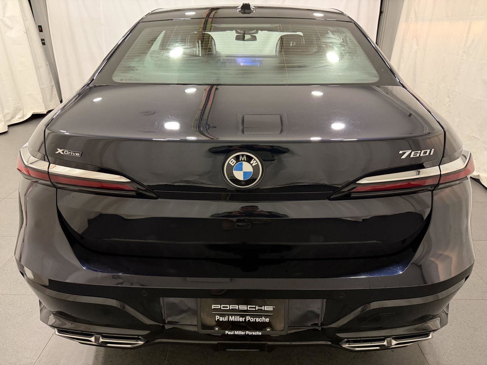 Used 2023 BMW 760i xDrive image 8