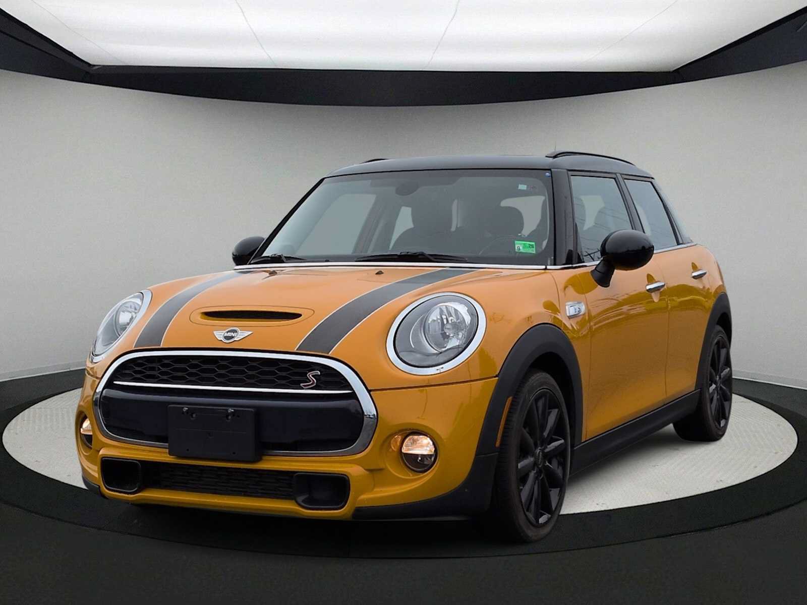 Used 2017 MINI Cooper S FWD image 4