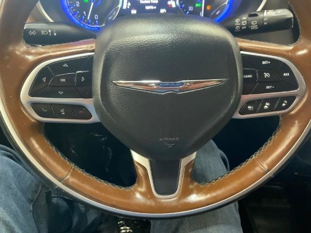 Used 2019 Chrysler Pacifica Limited w/ Tire & Wheel Group FWD image 26