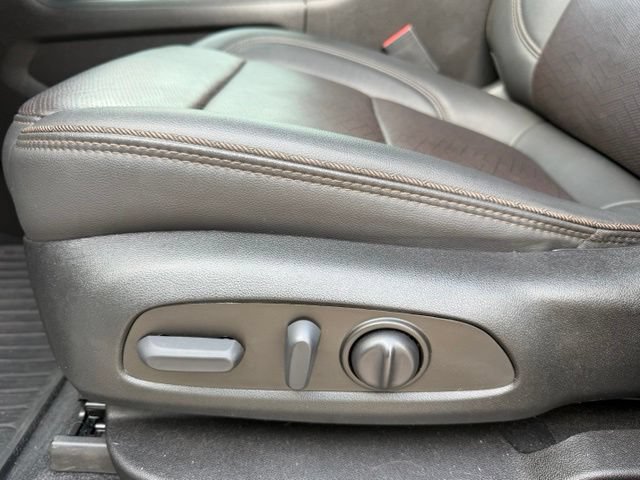 Used 2023 Chevrolet Traverse High Country AWD/4WD image 15