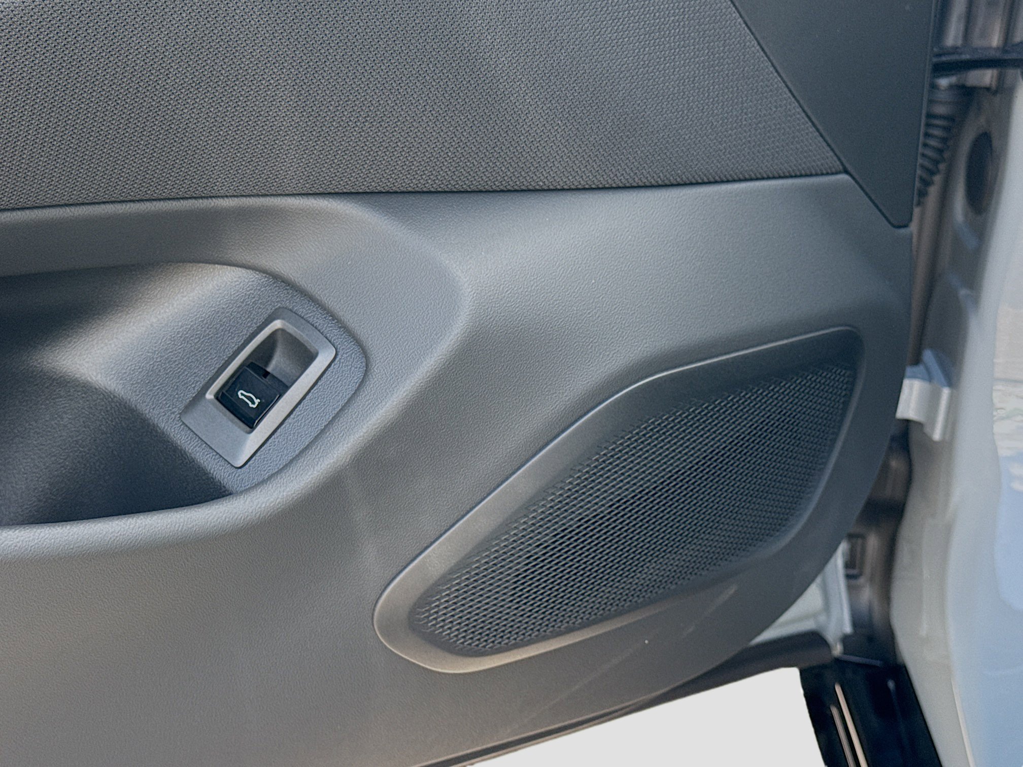 New 2026 BMW 540i xDrive w/ Executive Package image 24