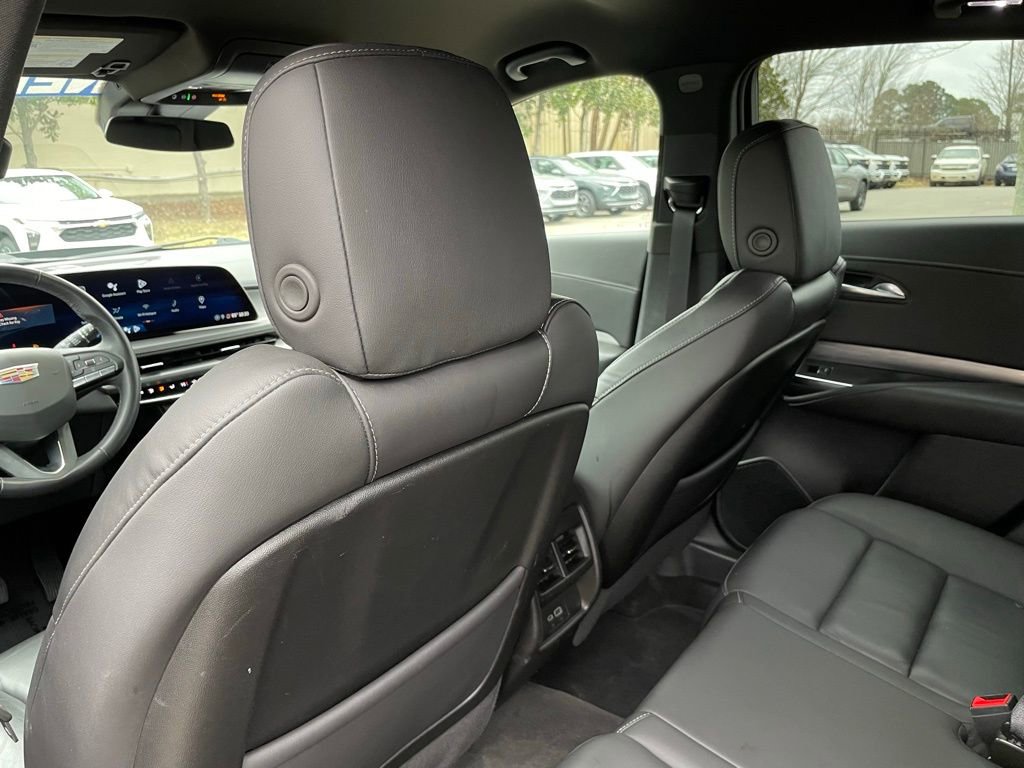 Used 2024 Cadillac XT4 Premium Luxury image 27