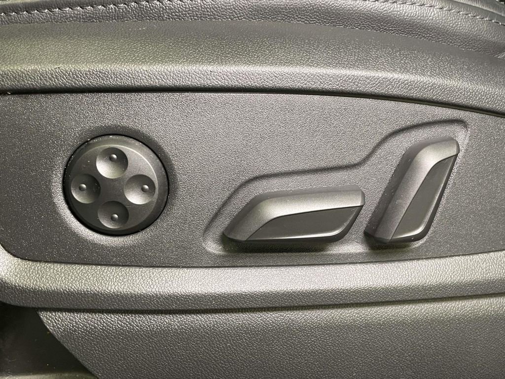 Used 2023 Audi Q5 2.0T Premium Plus w/ Premium Plus Package image 17