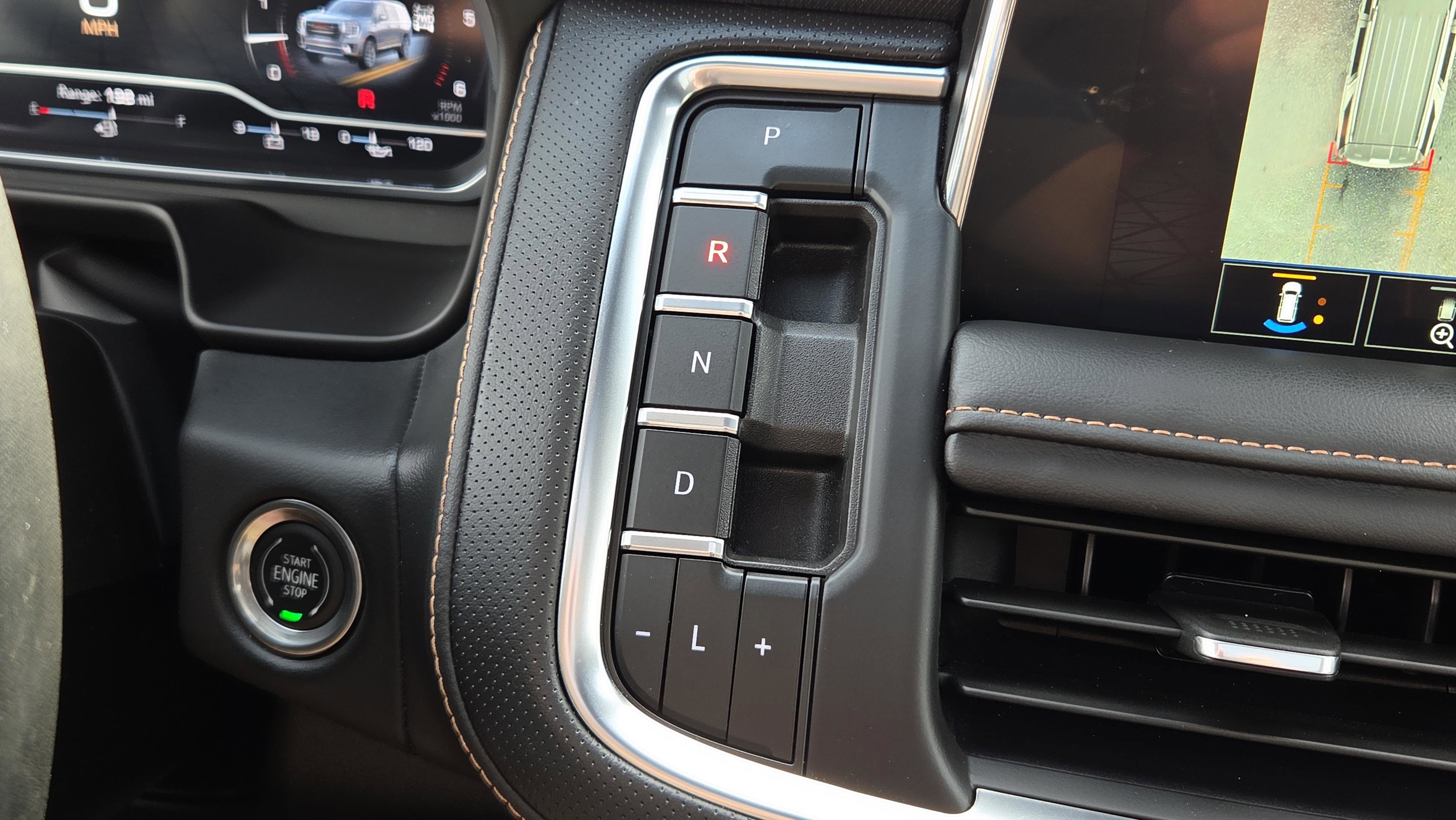 Used 2023 GMC Yukon XL AT4 w/ AT4 Premium Plus Package AWD/4WD image 25