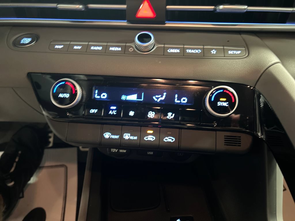 New 2026 Hyundai Elantra SEL FWD image 17