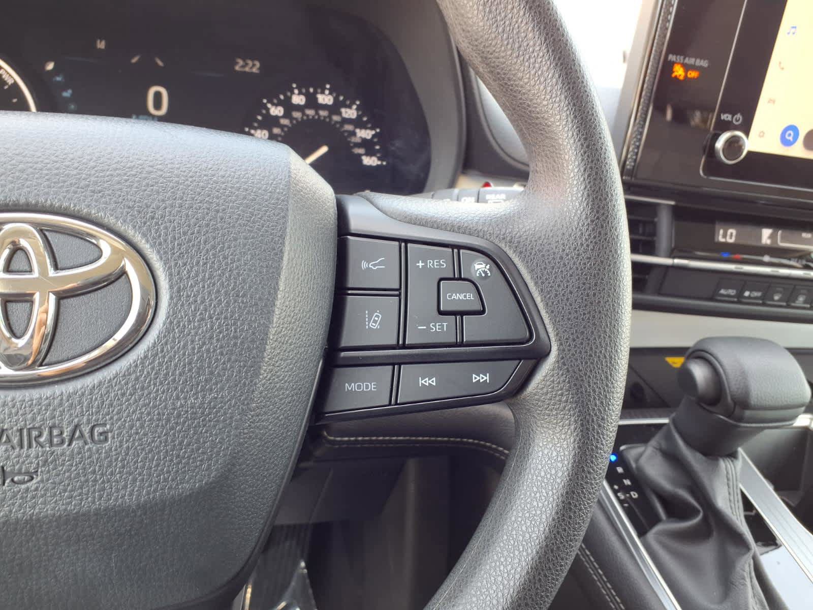 Certified 2025 Toyota Sienna LE FWD image 11