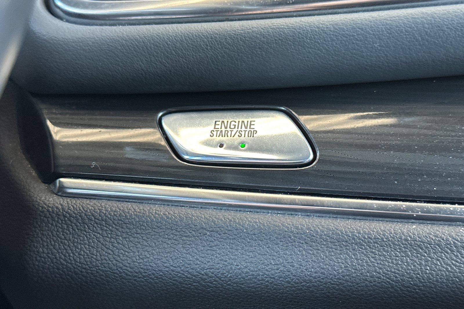 Used 2023 Buick Enclave Essence FWD image 30