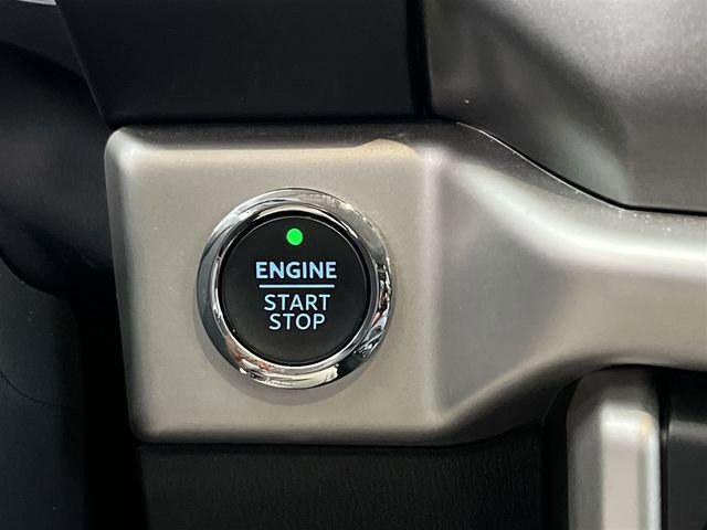 Used 2023 Ford Expedition XLT image 4