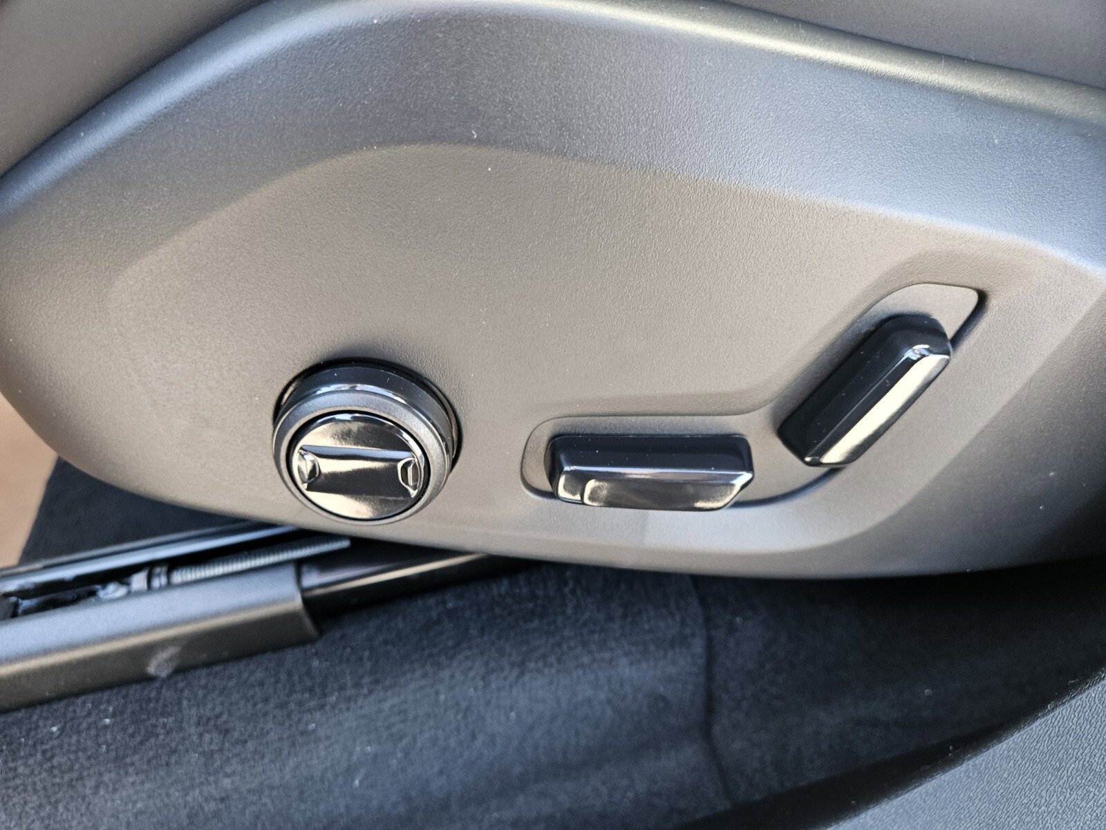 New 2026 Volvo XC90 B6 Plus w/ Protection Package Premier AWD/4WD image 9