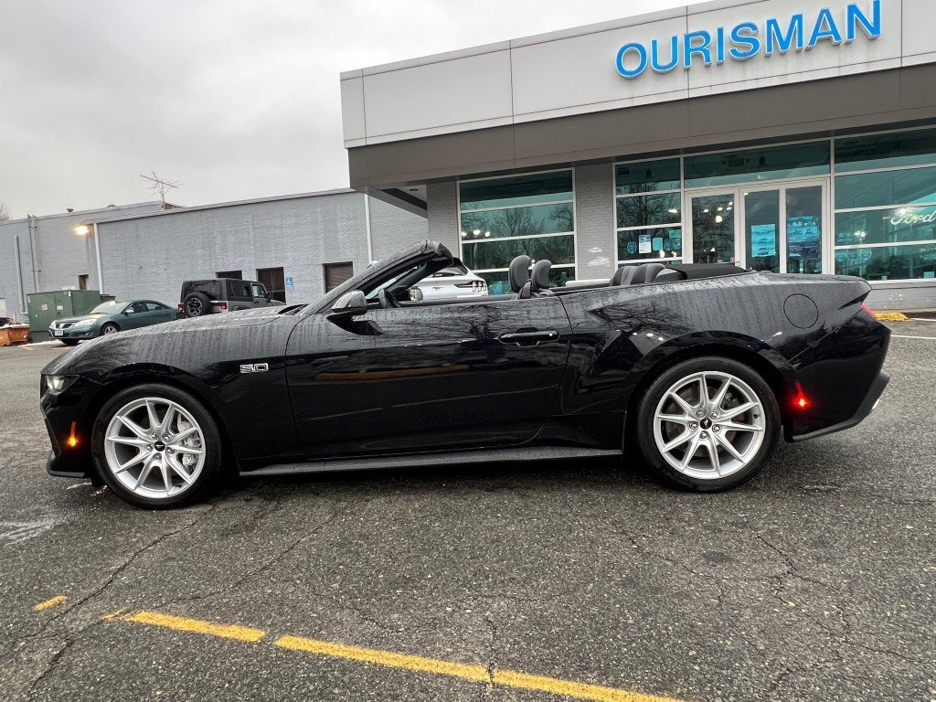 Used 2024 Ford Mustang GT Premium image 3