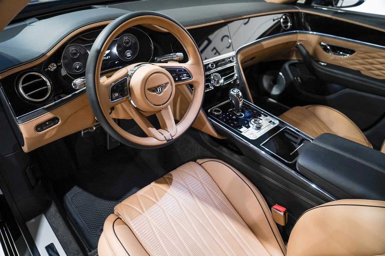 Used 2022 Bentley Flying Spur V8 image 2