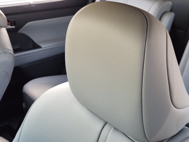 New 2026 Toyota Highlander XLE AWD/4WD image 13