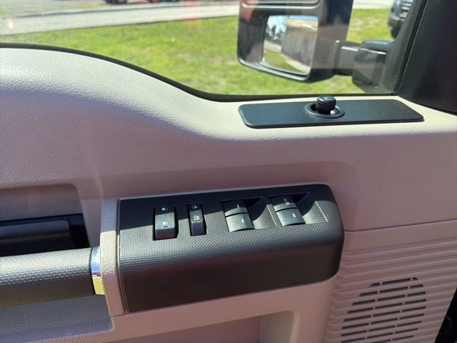Used 2008 Ford F550 4x4 Crew Cab Super Duty image 14