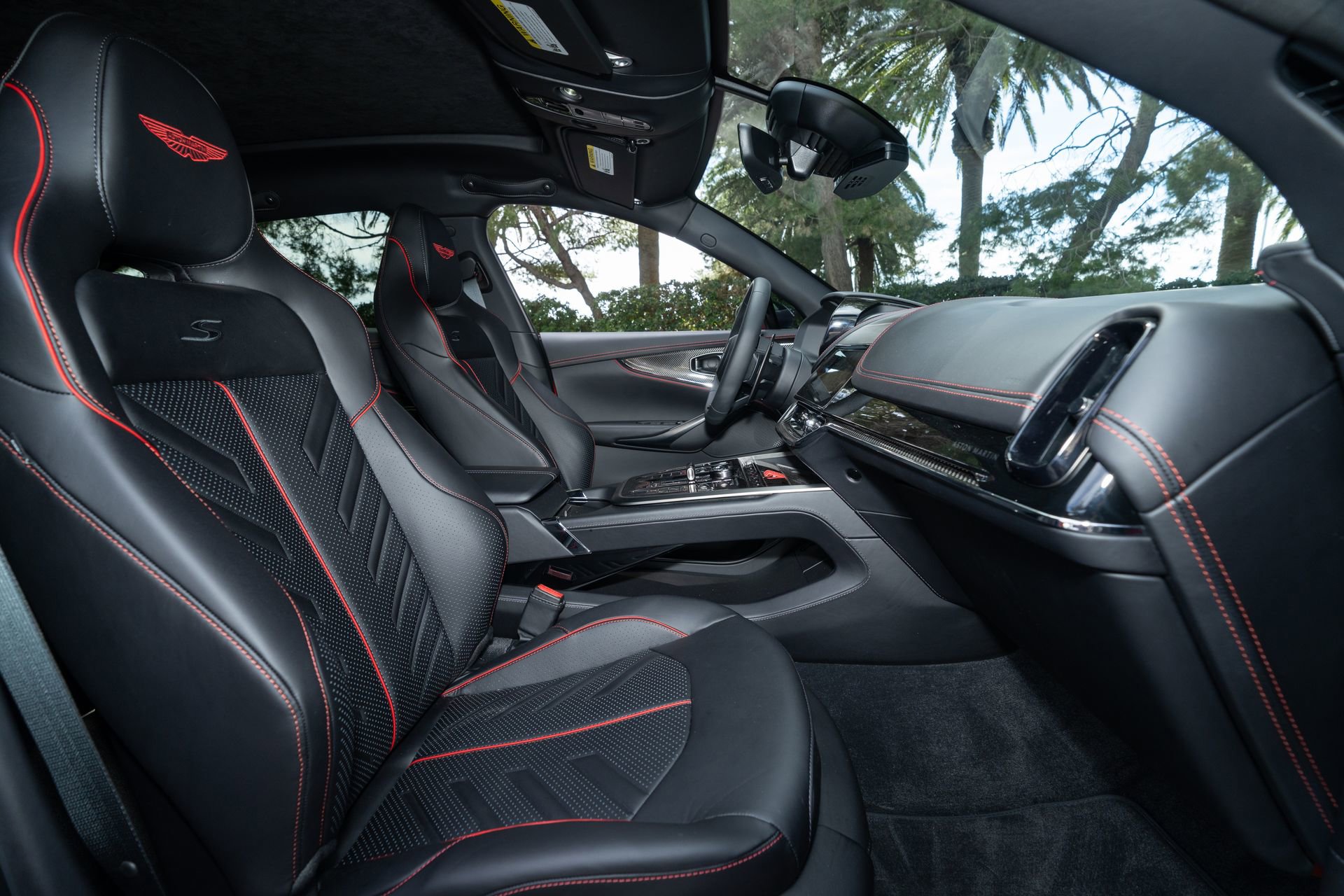 Used 2026 Aston Martin DBX S image 21