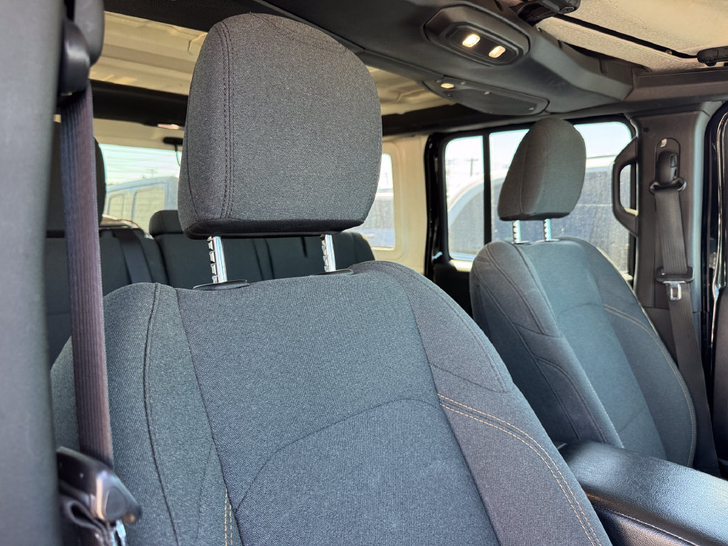 Used 2024 Jeep Wrangler Unlimited AWD/4WD image 20