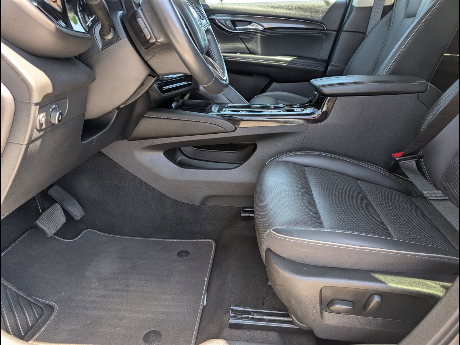 Used 2023 Buick Envision Essence AWD/4WD image 11