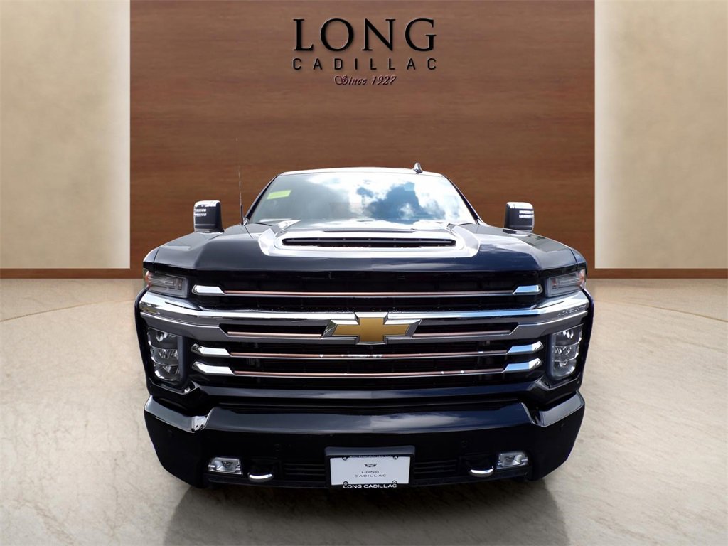 Used 2022 Chevrolet Silverado 3500 High Country w/ Technology Package image 2