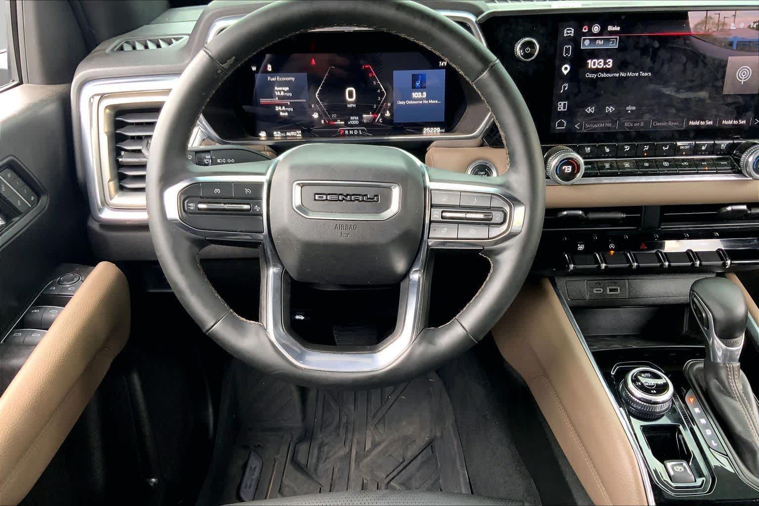Used 2024 GMC Canyon Denali AWD/4WD image 6