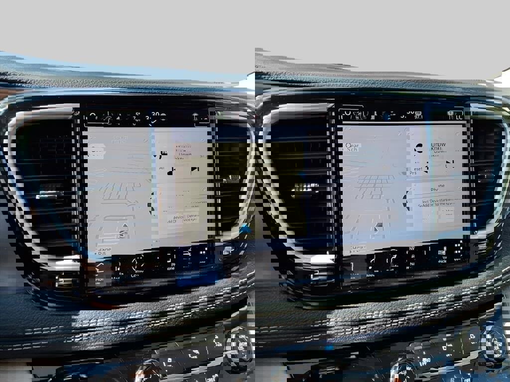 Used 2024 Chrysler Pacifica Select image 27