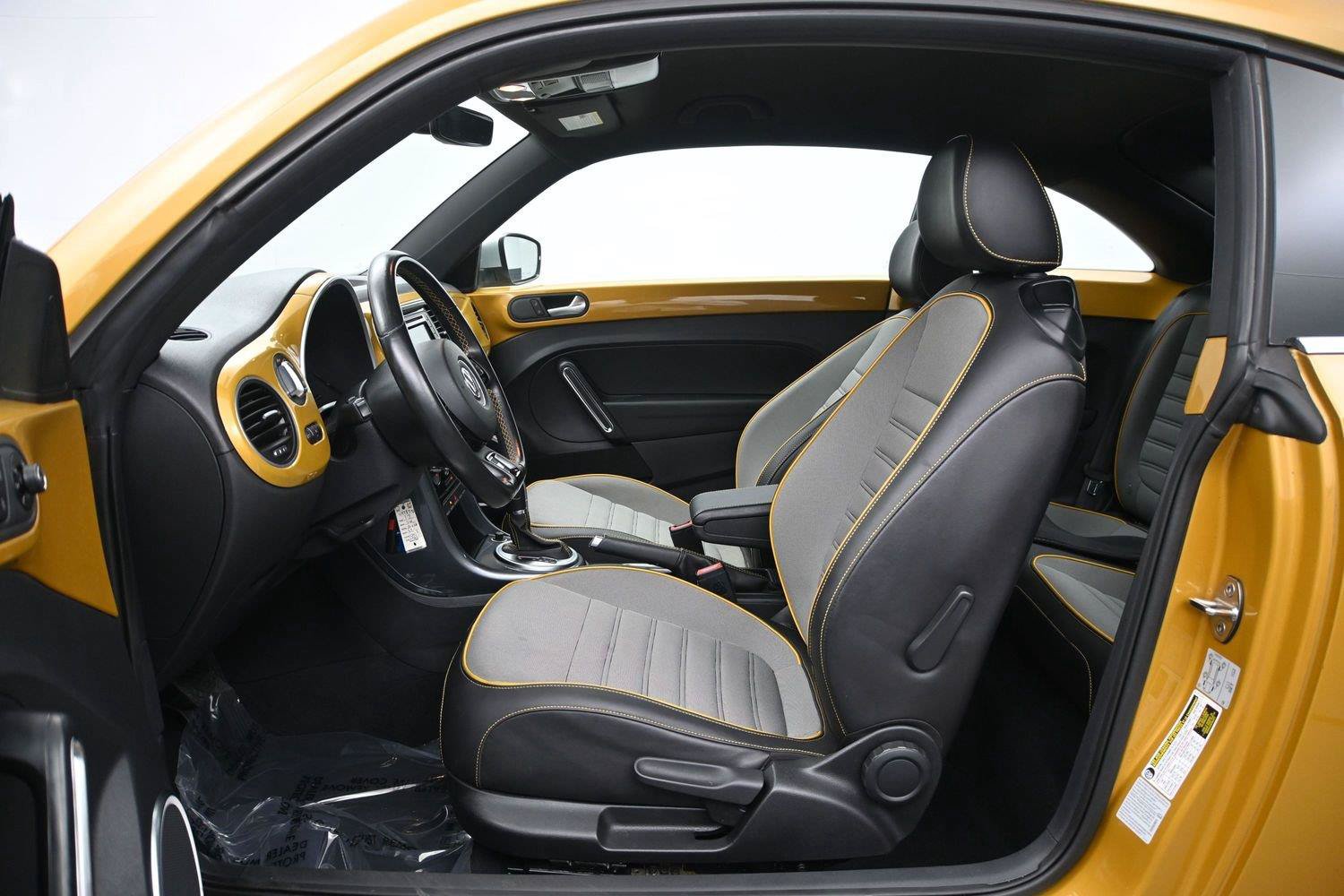 Used 2017 Volkswagen Beetle 1.8T Dune FWD image 8