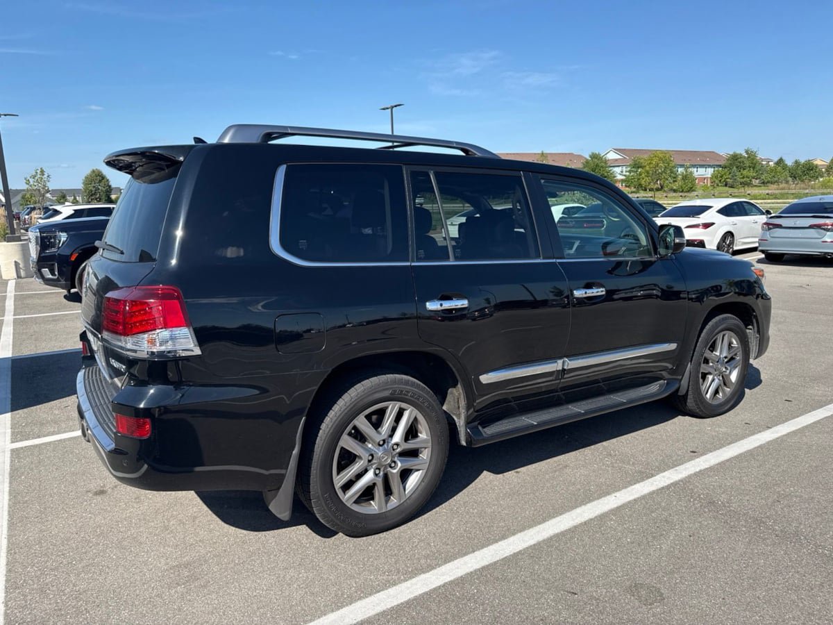 Used 2015 Lexus LX 570 4WD image 6