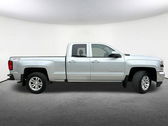 Used 2017 Chevrolet Silverado 1500 LT w/ All Star Edition AWD/4WD image 18