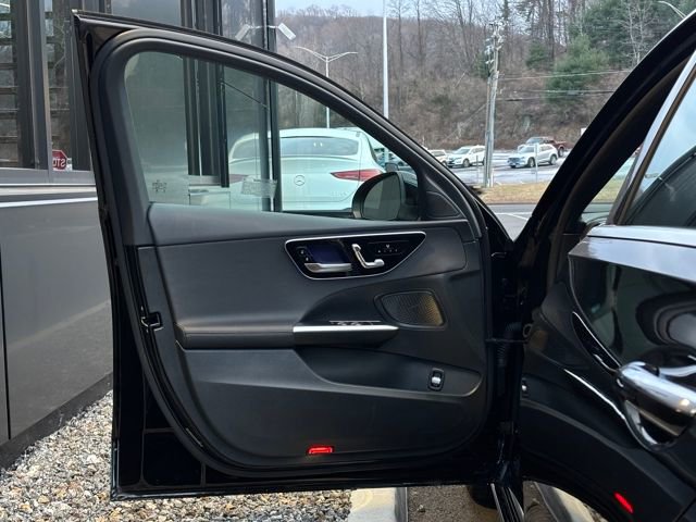 Used 2025 Mercedes-Benz C 300 4MATIC Sedan image 14