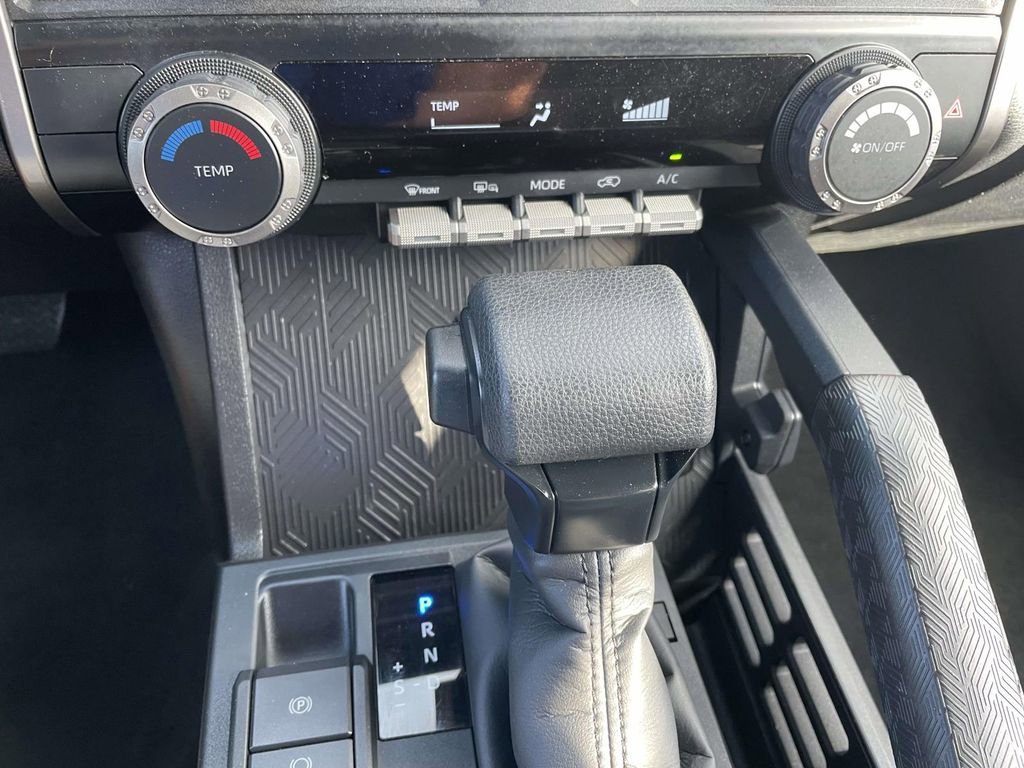 Used 2025 Toyota 4Runner SR5 image 40