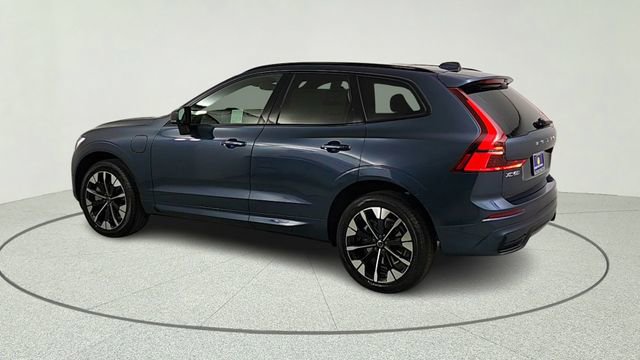 New 2026 Volvo XC60 T8 Plus w/ Climate Package PRO AWD/4WD image 7