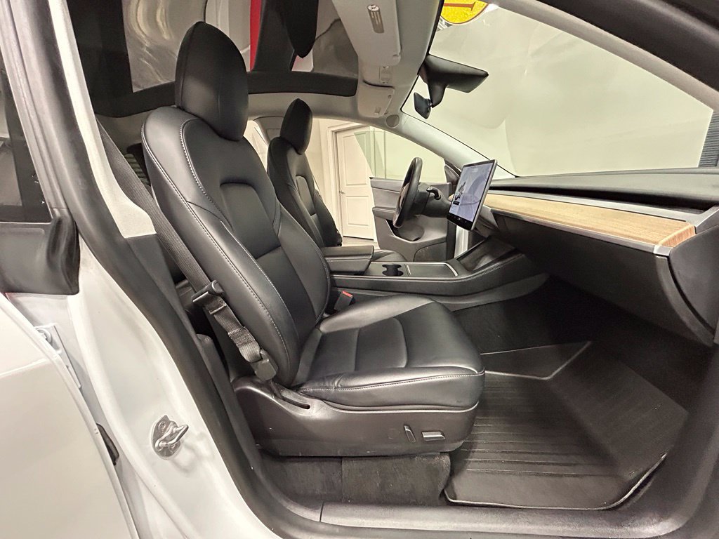 Used 2021 Tesla Model Y Long Range AWD/4WD image 44