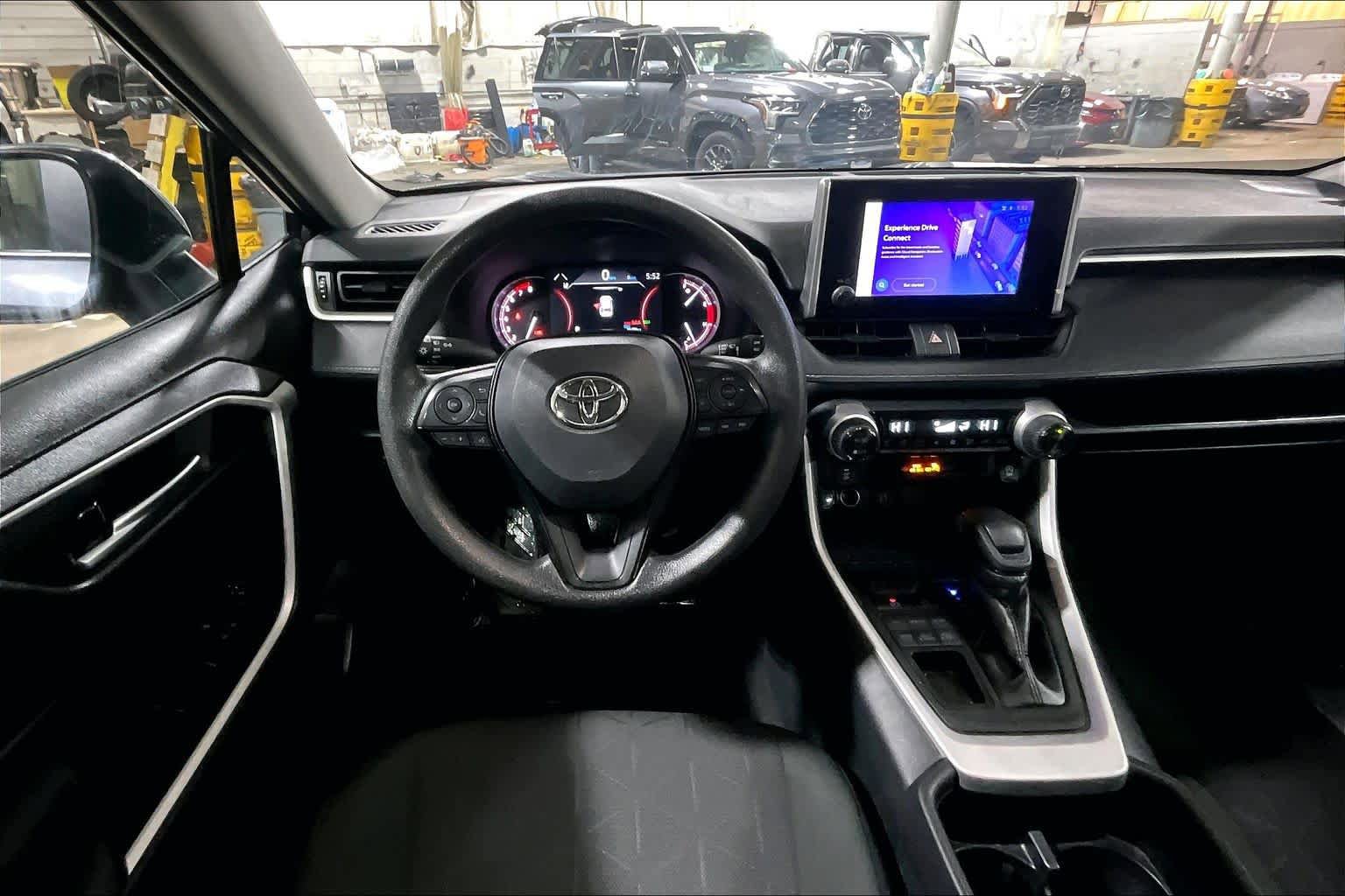Used 2025 Toyota RAV4 XLE AWD/4WD image 6