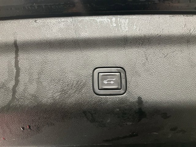 Used 2024 Chevrolet Suburban Premier image 19