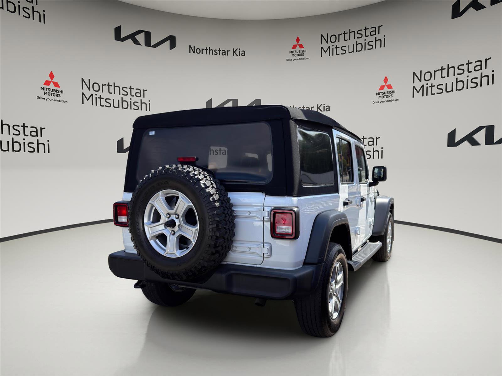 Used 2021 Jeep Wrangler Unlimited Sport image 4