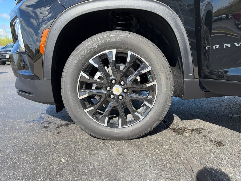 New 2026 Chevrolet Traverse LT w/ Sun and Wheel Package AWD/4WD image 31