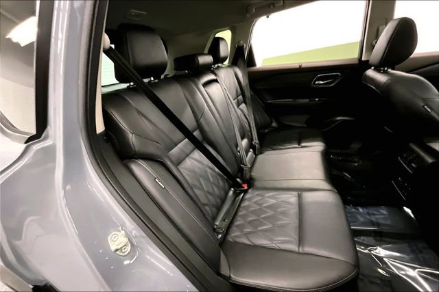 Used 2023 Nissan Rogue Platinum w/ Platinum Premium Package AWD/4WD image 26