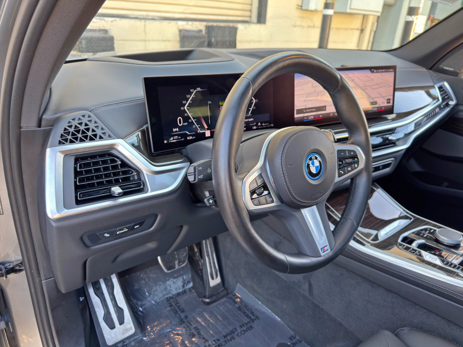 Used 2024 BMW X5 xDrive50e w/ M Sport Package AWD/4WD image 14