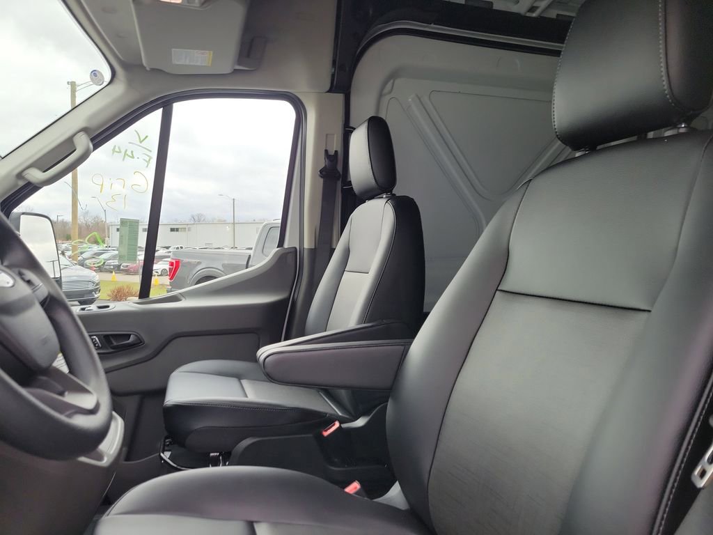New 2026 Ford Transit 250 148 Medium Roof image 22