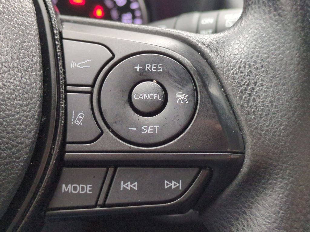 Used 2021 Toyota RAV4 XLE image 24