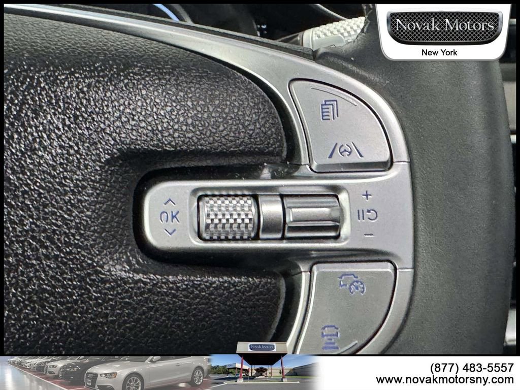 Used 2025 Genesis GV70 2.5T AWD/4WD image 15