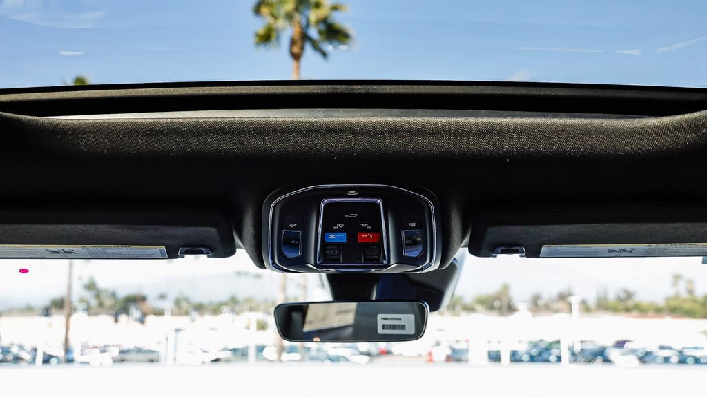 New 2026 Jeep Grand Cherokee Altitude image 19