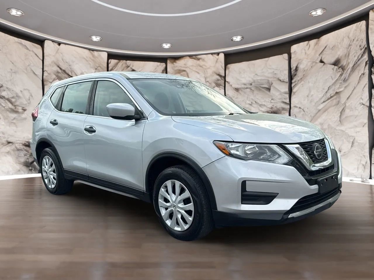 Used 2019 Nissan Rogue S image 3