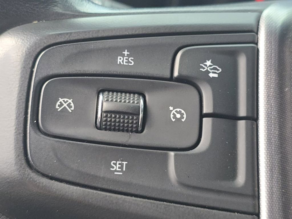 Used 2023 GMC Yukon SLE AWD/4WD image 32