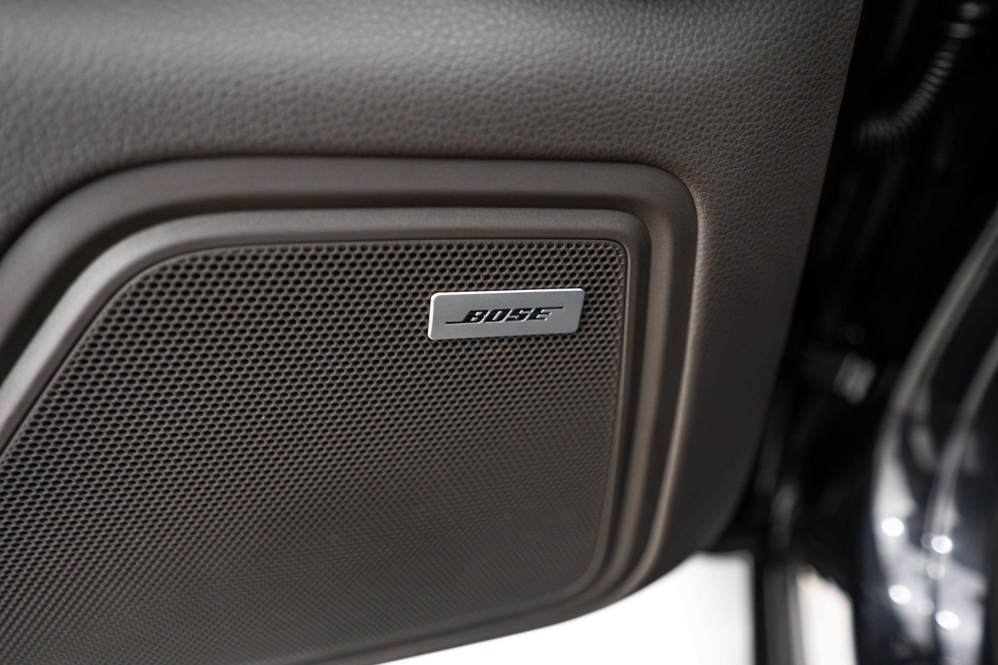 Certified 2024 Porsche Macan S AWD/4WD image 19