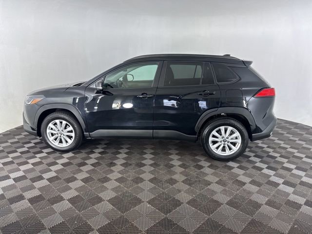 Used 2022 Toyota Corolla Cross LE FWD image 8
